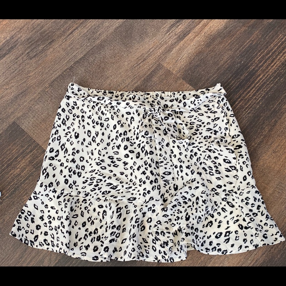 Black and white leopard print tie skirt